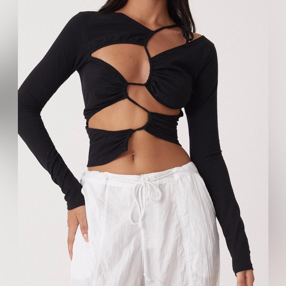 Motel Rocks Rajina Strappy Cutout Long Sleeve Crop Top Black Size Small